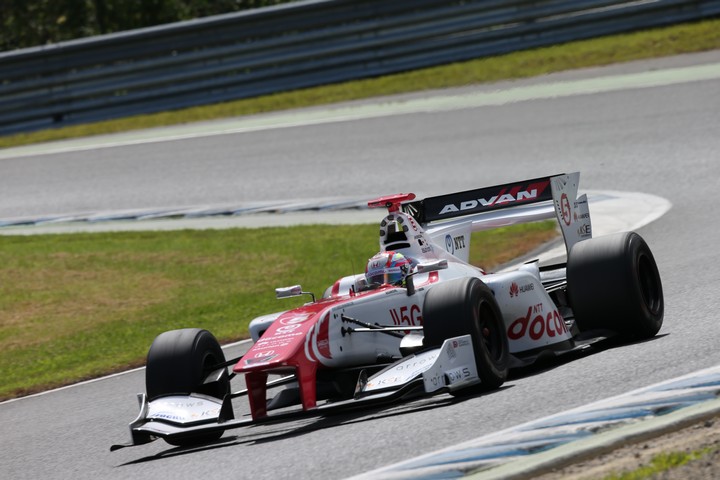 フリー走行1回目: 野尻智紀（DOCOMO DANDELION M5S SF14）