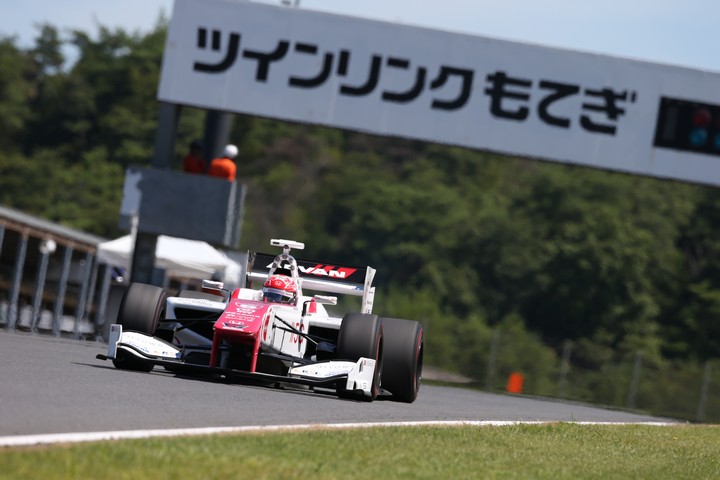 フリー走行1回目: 松下信治（DOCOMO DANDELION M6Y SF14）