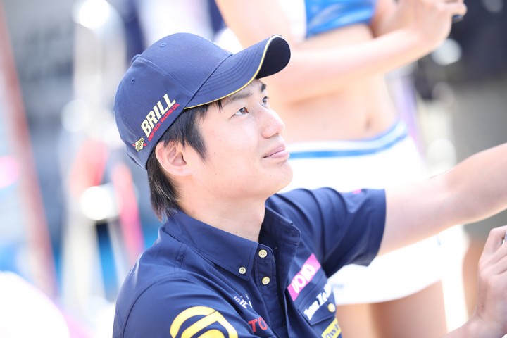 ピットウォーク: 大嶋和也（UOMO SUNOCO TEAM LEMANS）