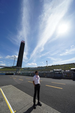 公式予選: 予選も好天の中行われた