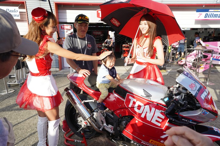 キッズピットウォーク: レースクイーン