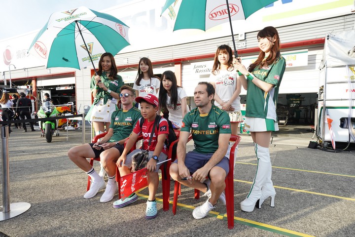 キッズピットウォーク: ジェームス・ロシターとジョアオ・パオロ・デ・オリベイラ（VANTELIN TEAM TOM’S）