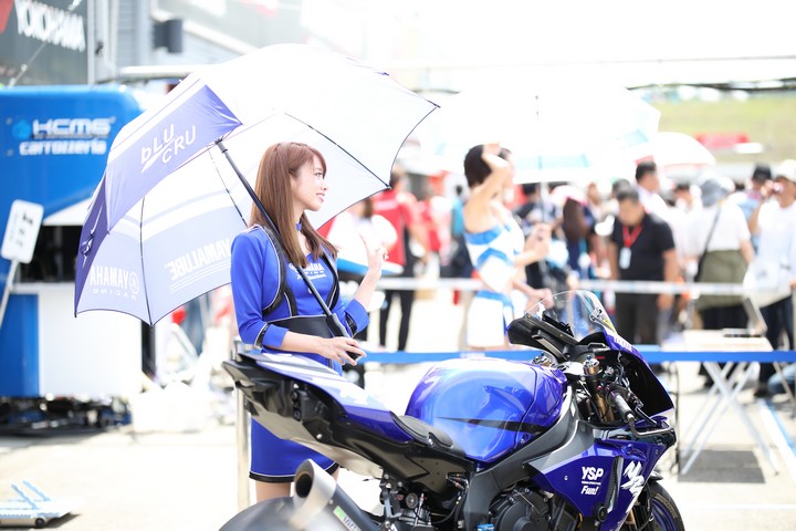 ピットウォーク: レースクイーン