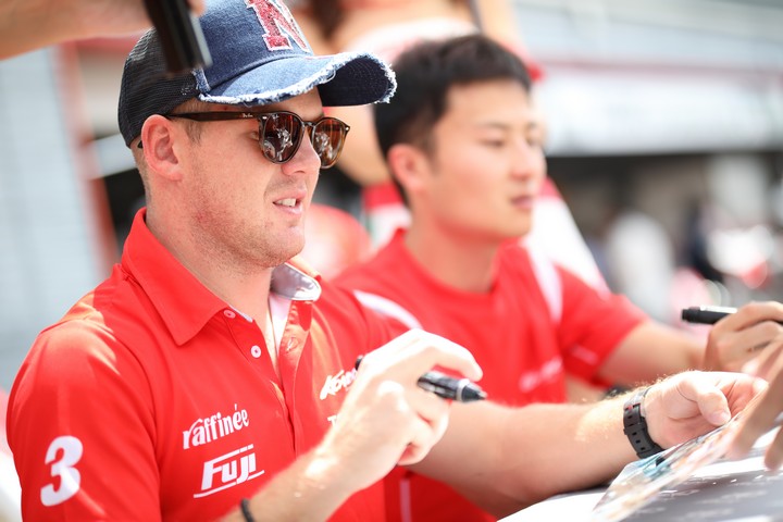 ピットウォーク: ニック・キャシディ（KONDO RACING）