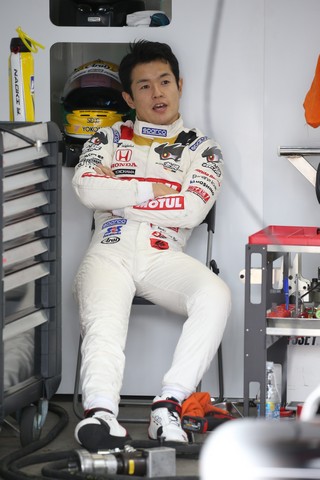 スタート進行: 山本尚貴（TEAM MUGEN）