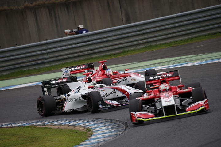 決勝レース: 関口雄飛（ITOCHU ENEX TEAM IMPUL SF14）