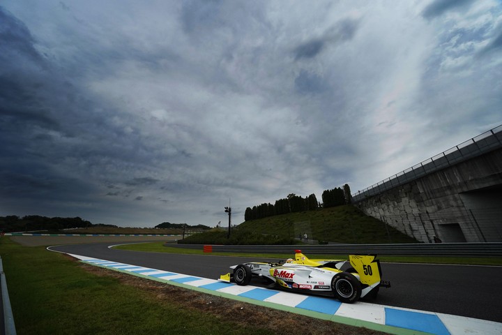 決勝レース: 千代勝正（B-Max Racing SF14）