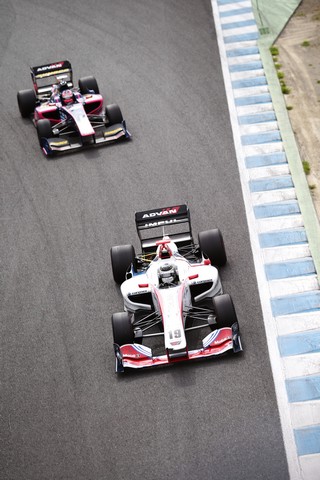 決勝レース: 関口雄飛（ITOCHU ENEX TEAM IMPUL SF14）