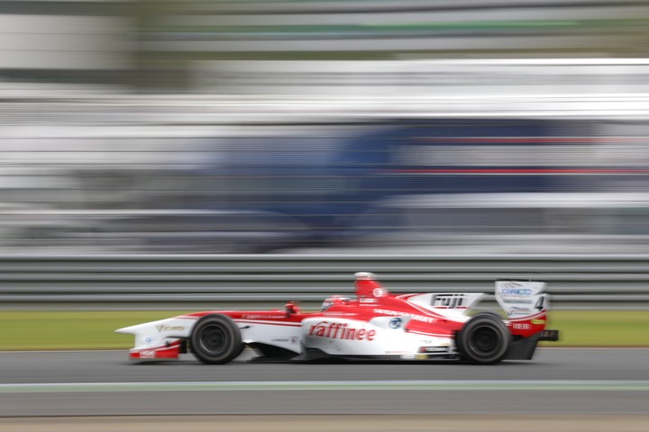 決勝レース: 山下健太（ORIENTALBIO KONDO SF14）