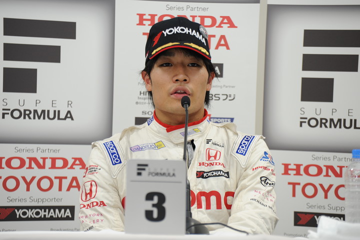 予選記者会見: 3位の松下信治（DOCOMO TEAM DANDELION RACING ）