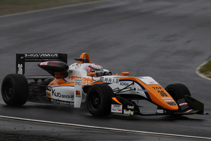 優勝は坪井翔（カローラ中京Kuo TOM'S F317）