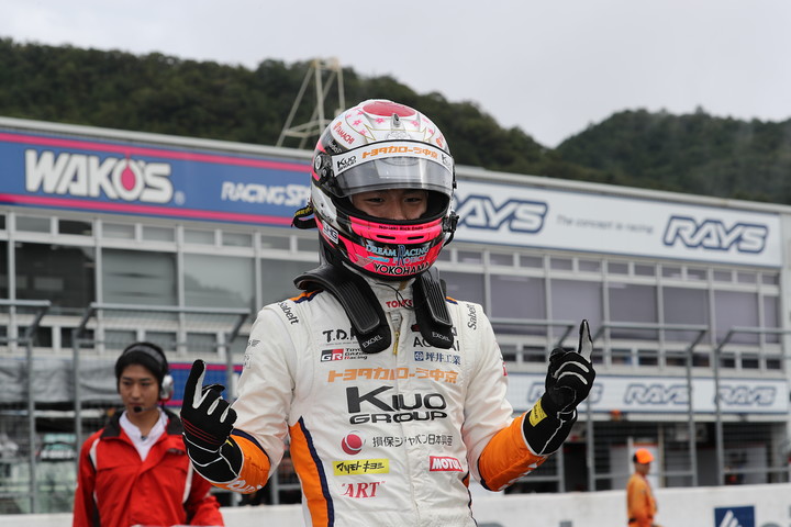 優勝した坪井翔（カローラ中京Kuo TEAM TOM'S）