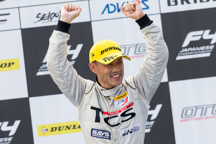 インディペンデントカップ優勝の仲尾恵史（TEAM RIGHT WAY）