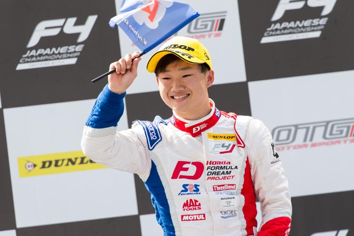 優勝した角田裕毅（Hondaフオ一ミュラ・ドリ一ム・プロジェクト）