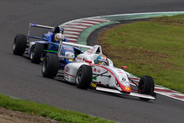 名取鉄平と川合孝汰のトップ争い