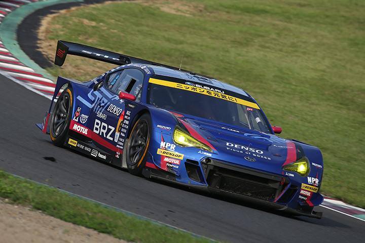 GT300クラス優勝は井口卓人／山内英輝組（SUBARU BRZ R&D SPORT）