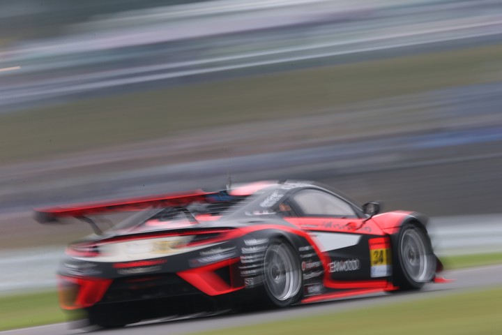 公式練習: 道上龍／大津弘樹組（Modulo KENWOOD NSX GT3）