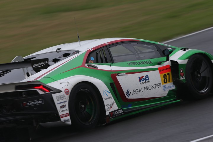 公式練習: 佐藤公哉／元嶋佑弥組（リーガルフロンティアランボルギーニGT3）