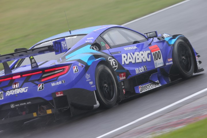 公式練習: 山本尚貴／ジェンソン・バトン組（RAYBRIG NSX-GT）