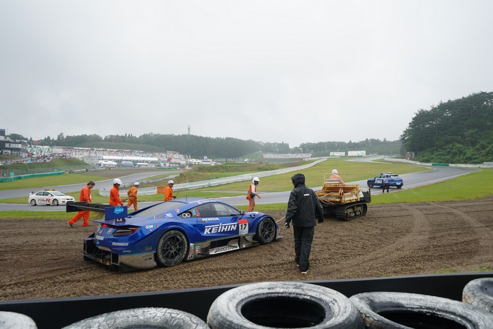 公式練習: 塚越広大／小暮卓史組（KEIHIN NSX-GT）