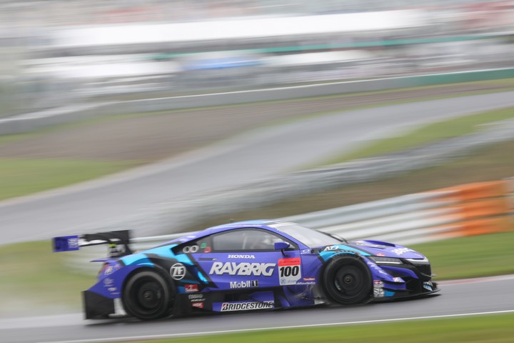 公式練習: 山本尚貴／ジェンソン・バトン組（RAYBRIG NSX-GT）
