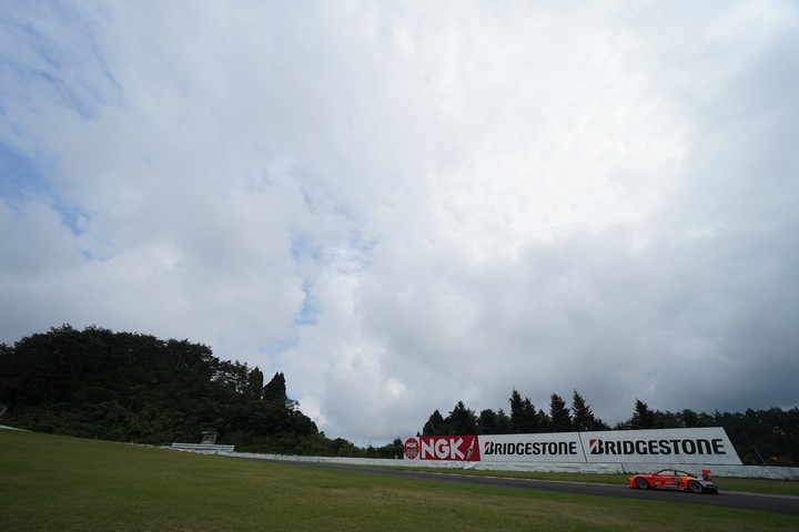 公式予選: 高木真一／ショーン・ウォーキンショー組（ARTA BMW M6 GT3）