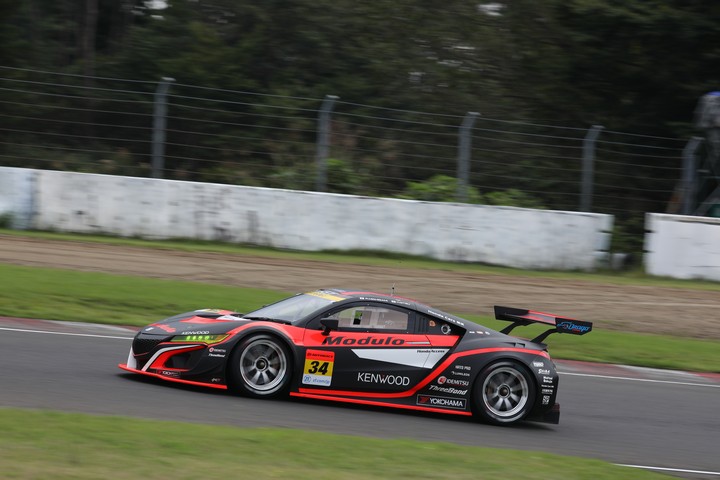 公式予選: 道上龍／大津弘樹組（Modulo KENWOOD NSX GT3）