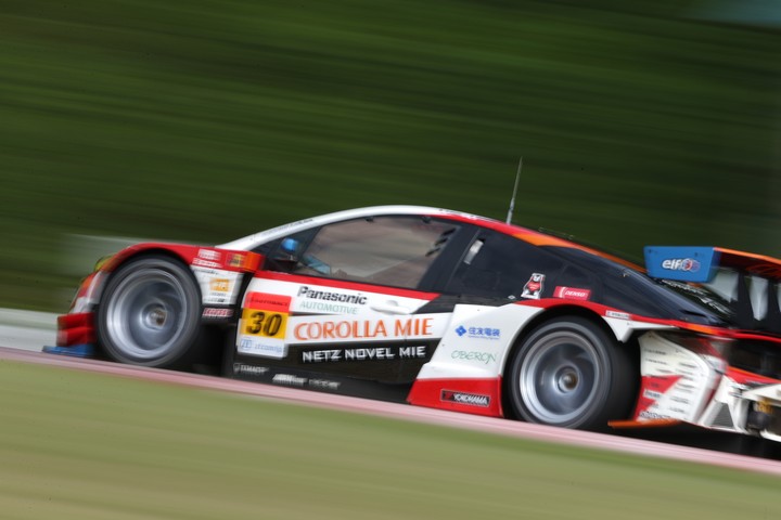 公式予選: 永井宏明／織戸学組（TOYOTA PRIUS apr GT）