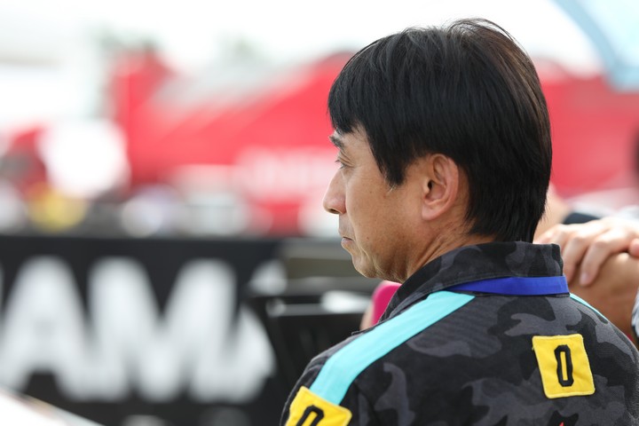 スタート進行: 片山右京監督（GOODSMILE RACING ＆ TeamUKYO）