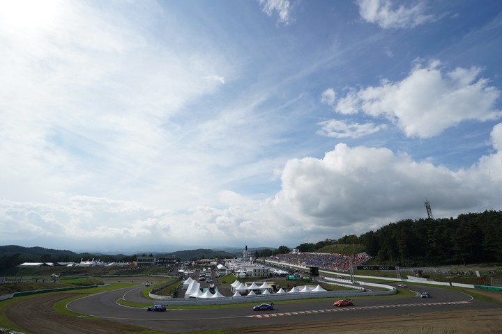 決勝レース: ローリングラップ開始