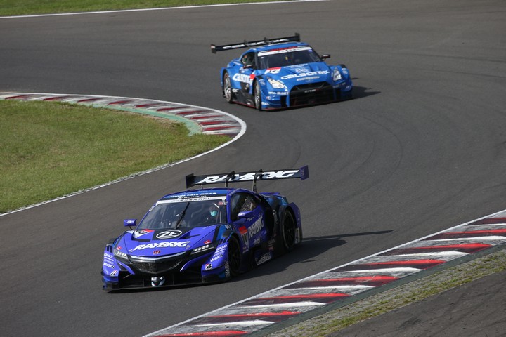 決勝レース: 山本尚貴（RAYBRIG NSX-GT）