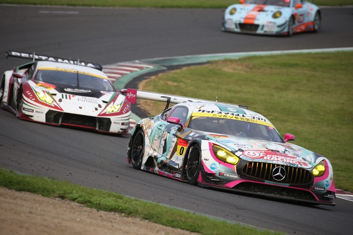 決勝レース: 谷口信輝（グッドスマイル初音ミクAMG）