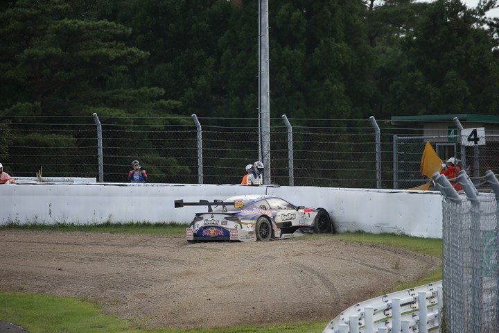 決勝レース: ストップしたKeePer TOM'S LC500