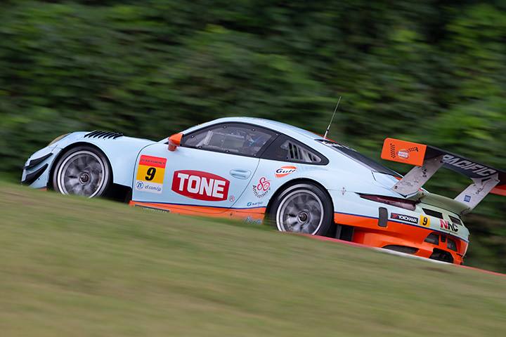GT300クラス予選3位の久保凜太郎／石川京侍組（GULF NAC PORSCHE 911）
