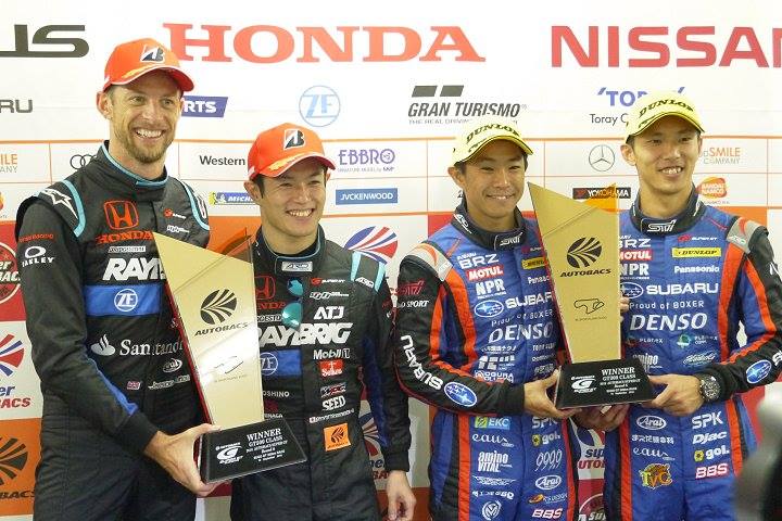 決勝フォトセッション: 両クラスのウィナー