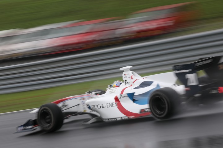 フリー走行1回目: 平川亮（ITOCHU ENEX TEAM IMPUL SF14）