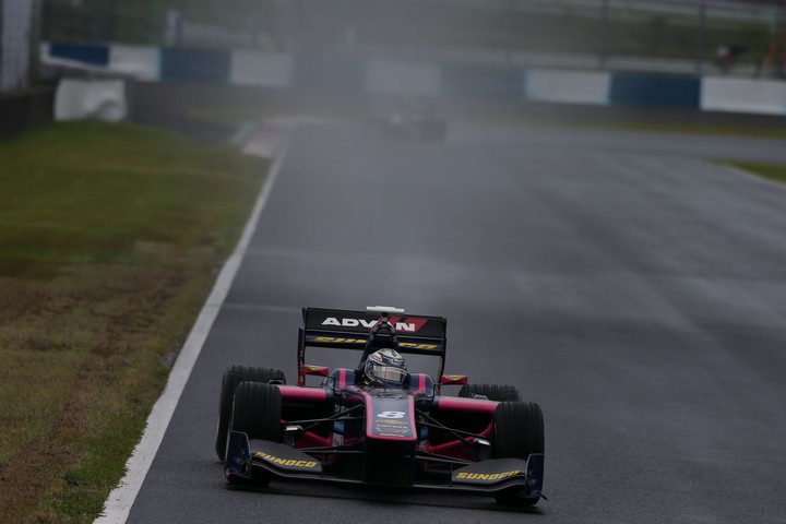 フリー走行1回目: 大嶋和也（UOMO SUNOCO SF14）