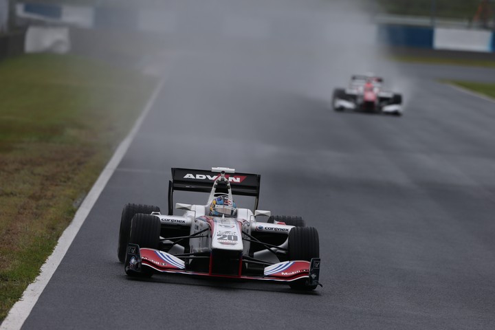 フリー走行1回目: 平川亮（ITOCHU ENEX TEAM IMPUL SF14）