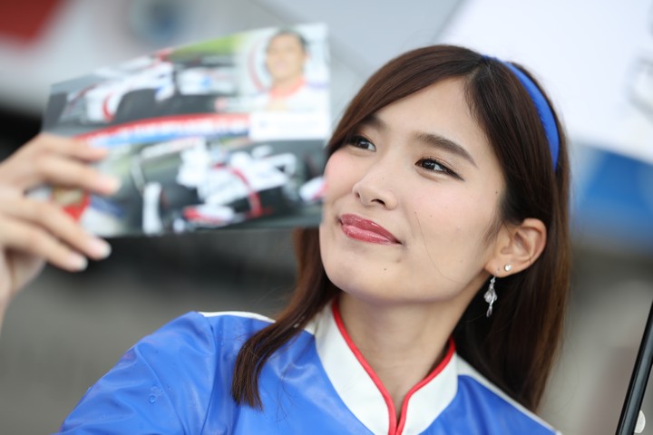 ピットウォーク: レースクイーン