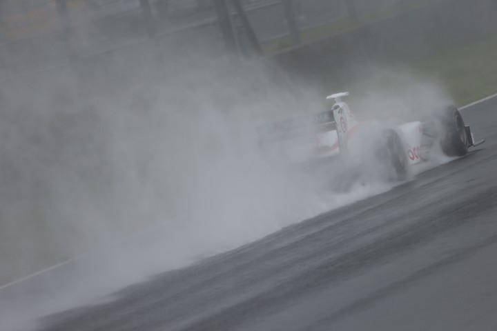 フリー走行2回目: 松下信治（DOCOMO DANDELION M6Y SF14）