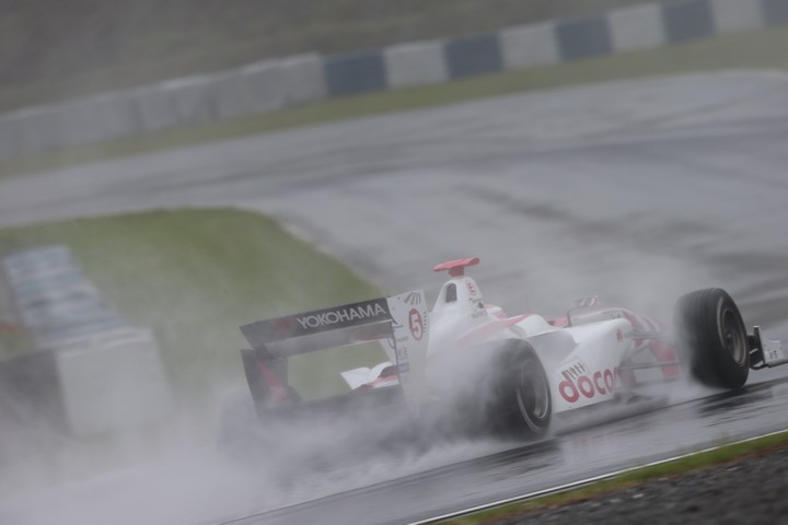 フリー走行2回目: 野尻智紀（DOCOMO DANDELION M5S SF14）