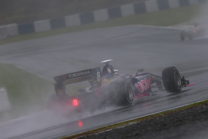 フリー走行2回目: 大嶋和也（UOMO SUNOCO SF14）
