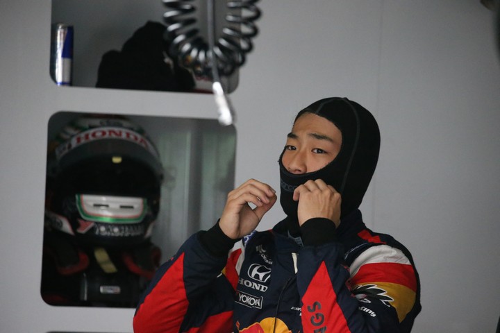 スタート進行: 福住仁嶺（TEAM MUGEN）