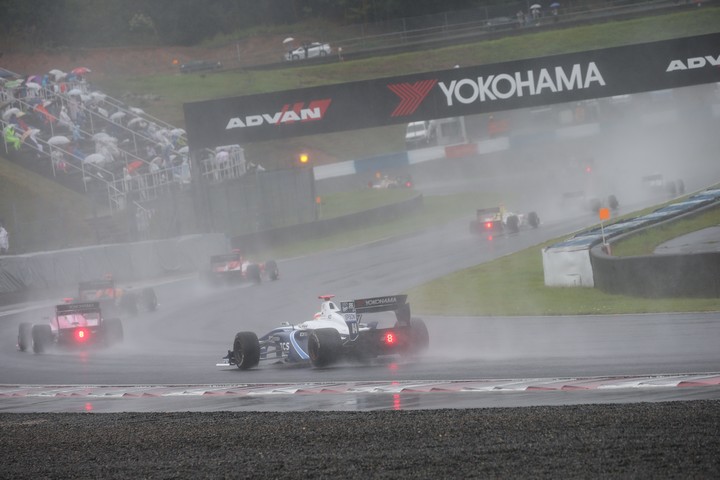 決勝レース: セーフティーカーラン