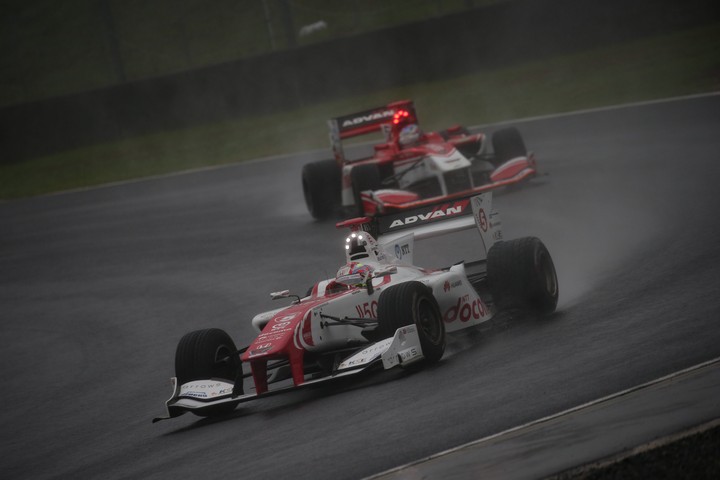 決勝レース: 野尻智紀（DOCOMO DANDELION M5S SF14）