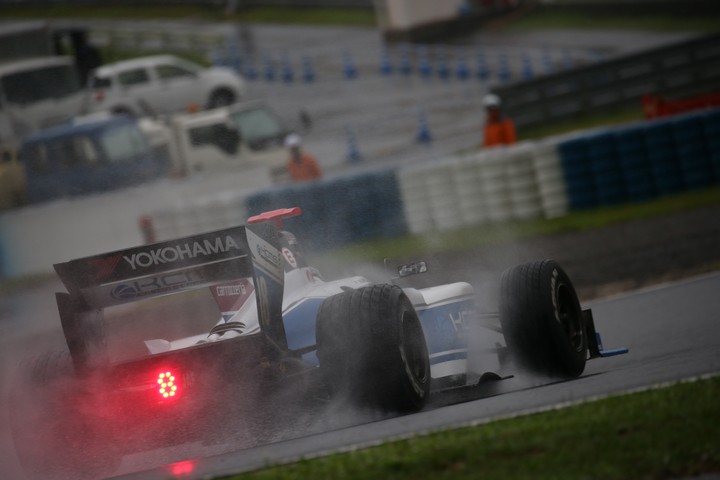 決勝レース: 小林可夢偉（KCMG Elyse SF14）