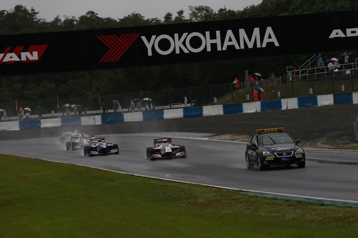 決勝レース: セーフティーカーラン