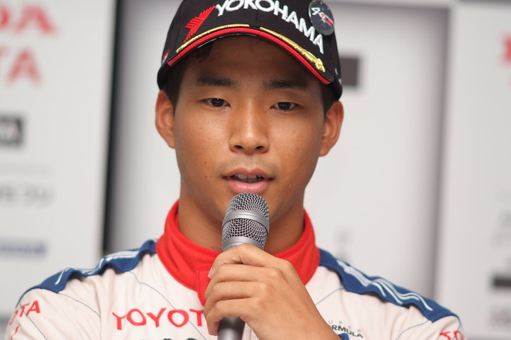 決勝記者会見: 3位の平川亮（ITOCHU ENEX TEAM IMPUL）