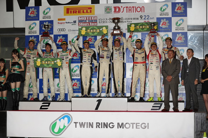 ST-5クラスの表彰式