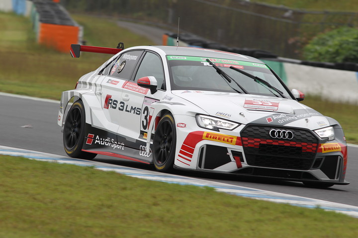 ウォームアップ: ST-TCRクラストップタイムのAudi RS 3 LMS